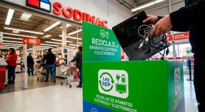 Basura Electrónica y Ley REP: Dónde y cómo reciclar tus viejos cables, routers y celulares en Chile